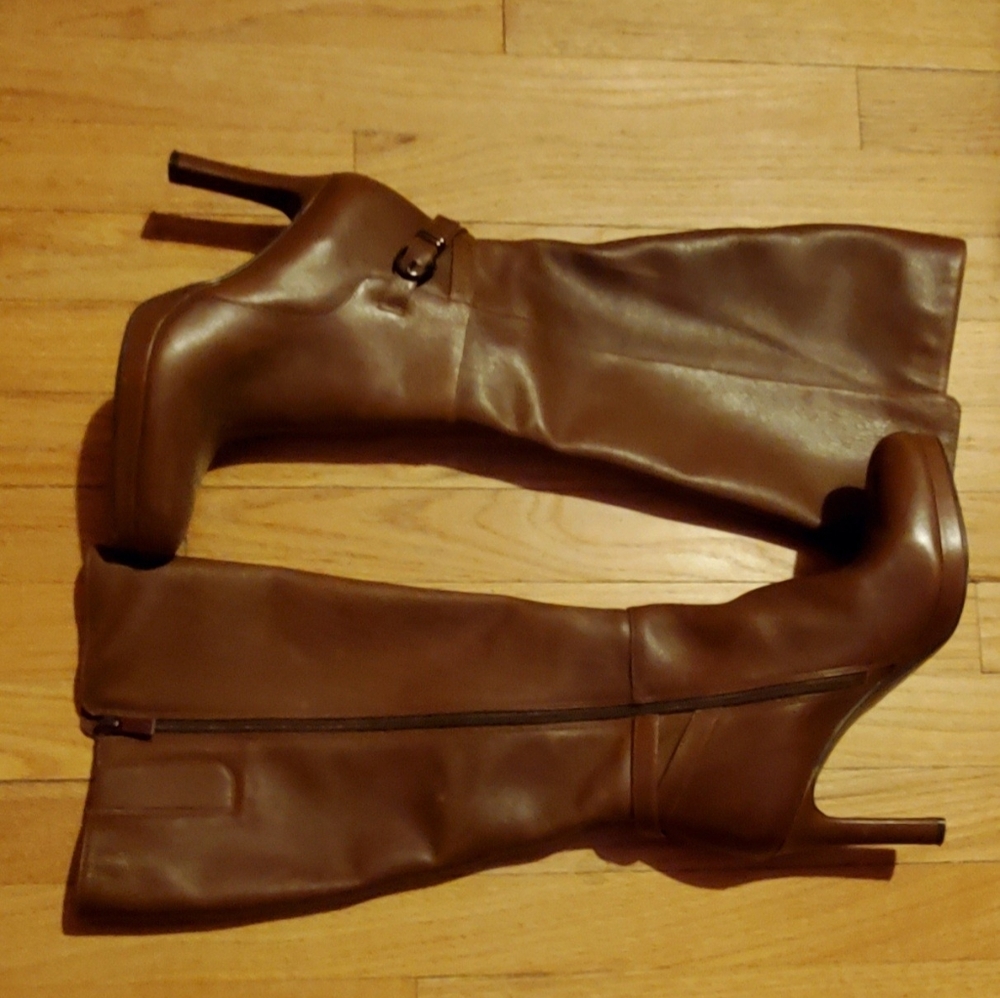 Woman's Tai High Leather Knee Boot